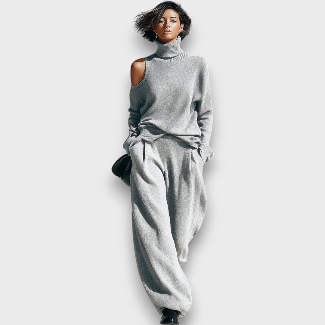 Narella – Modern Knitting Set with Cut-Out Detail