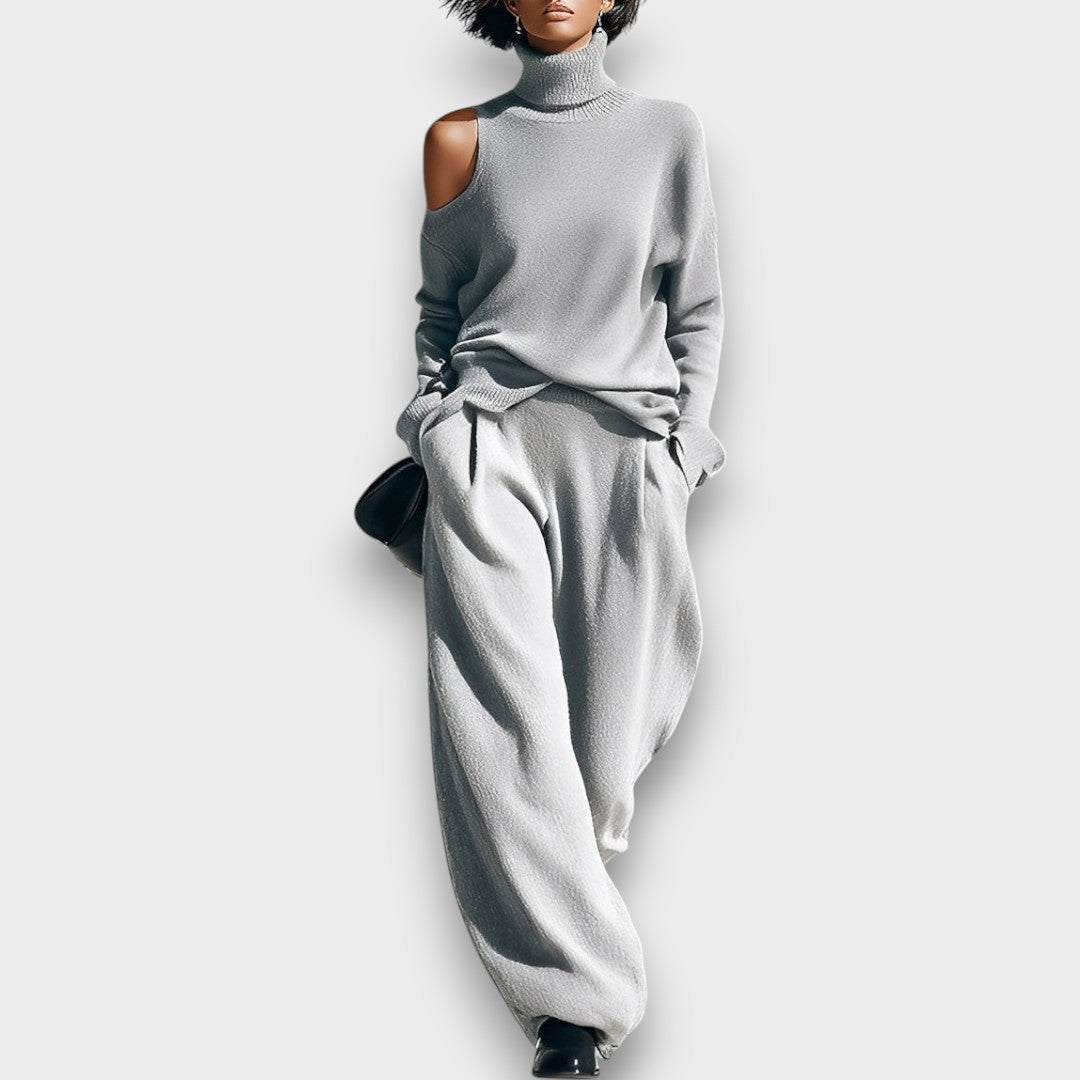 Narella – Modern Knitting Set with Cut-Out Detail