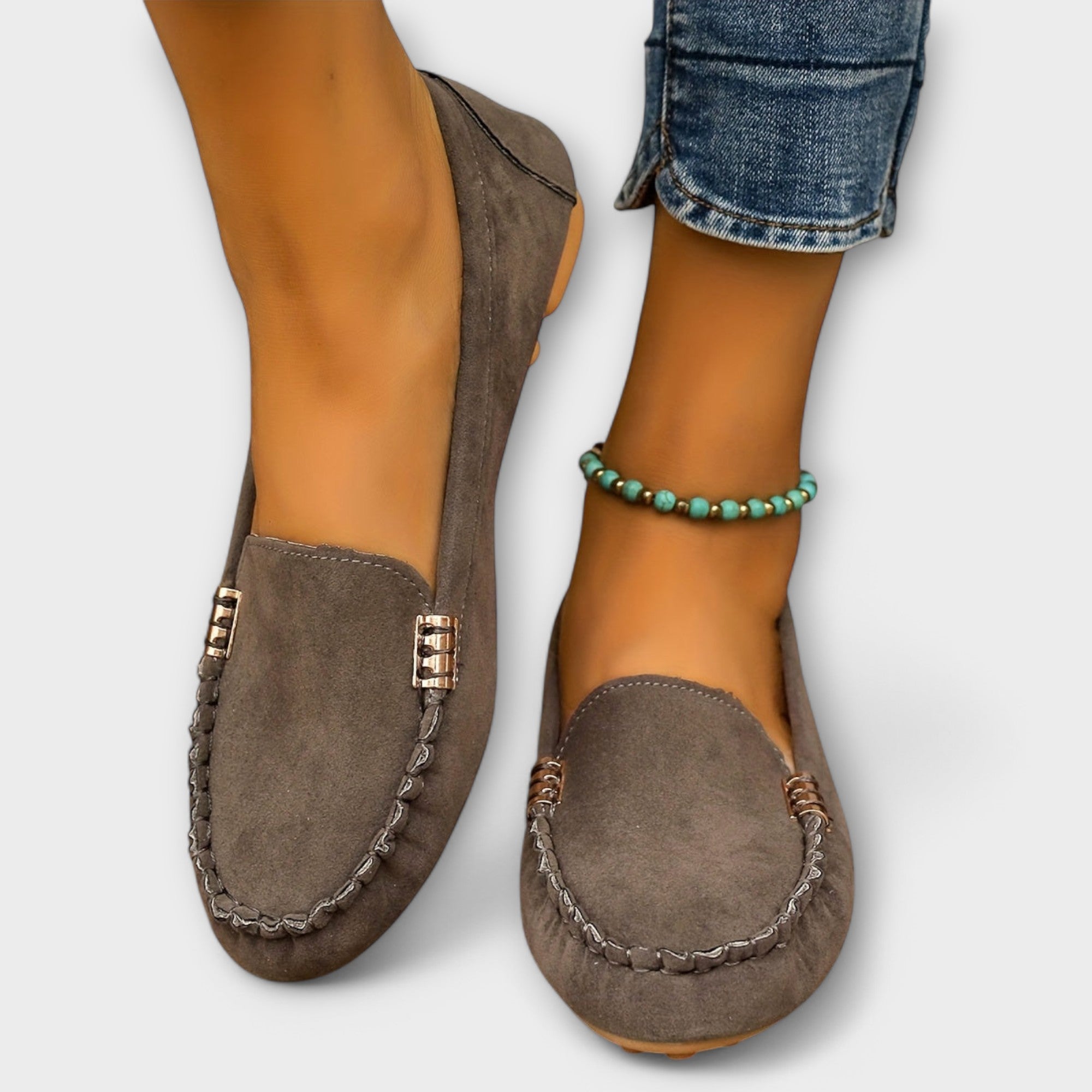 Elviera – Comfortable Moccasins with Subtle Metal Accent