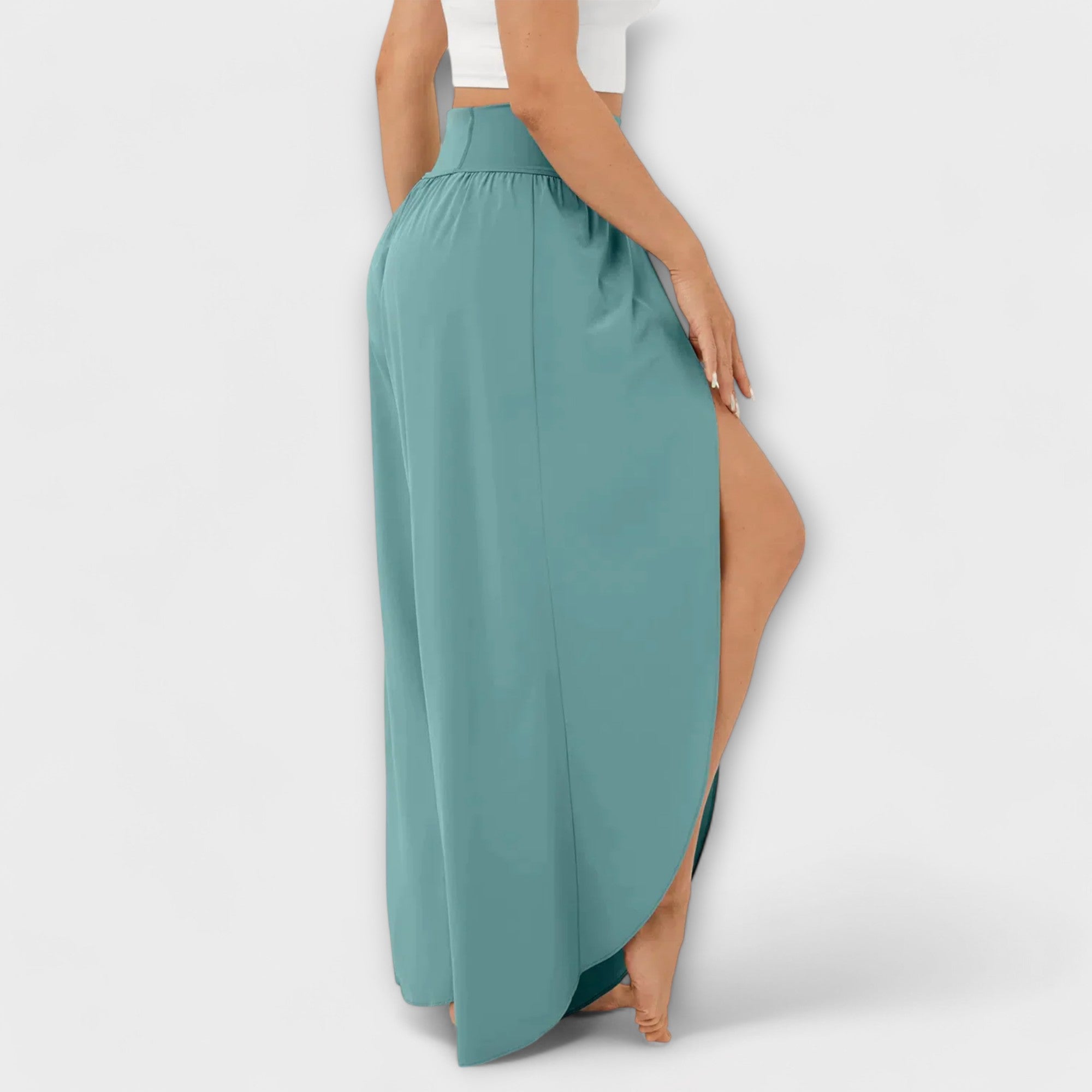 Leyranna – Flowing Summer Pants with Feminine Leg Slit