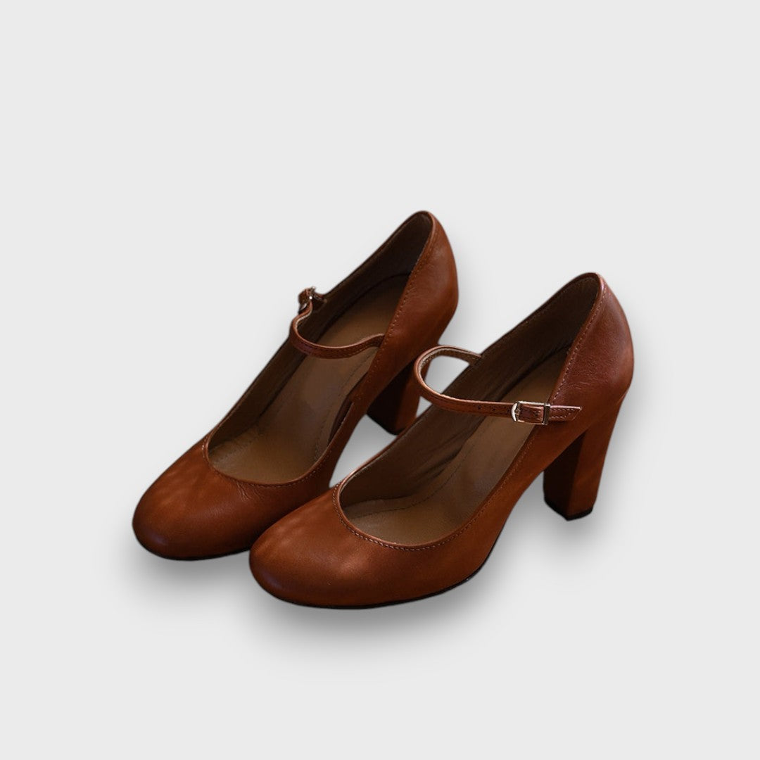 Bravina – Everyday Wearable Sandals with Delicate Straps