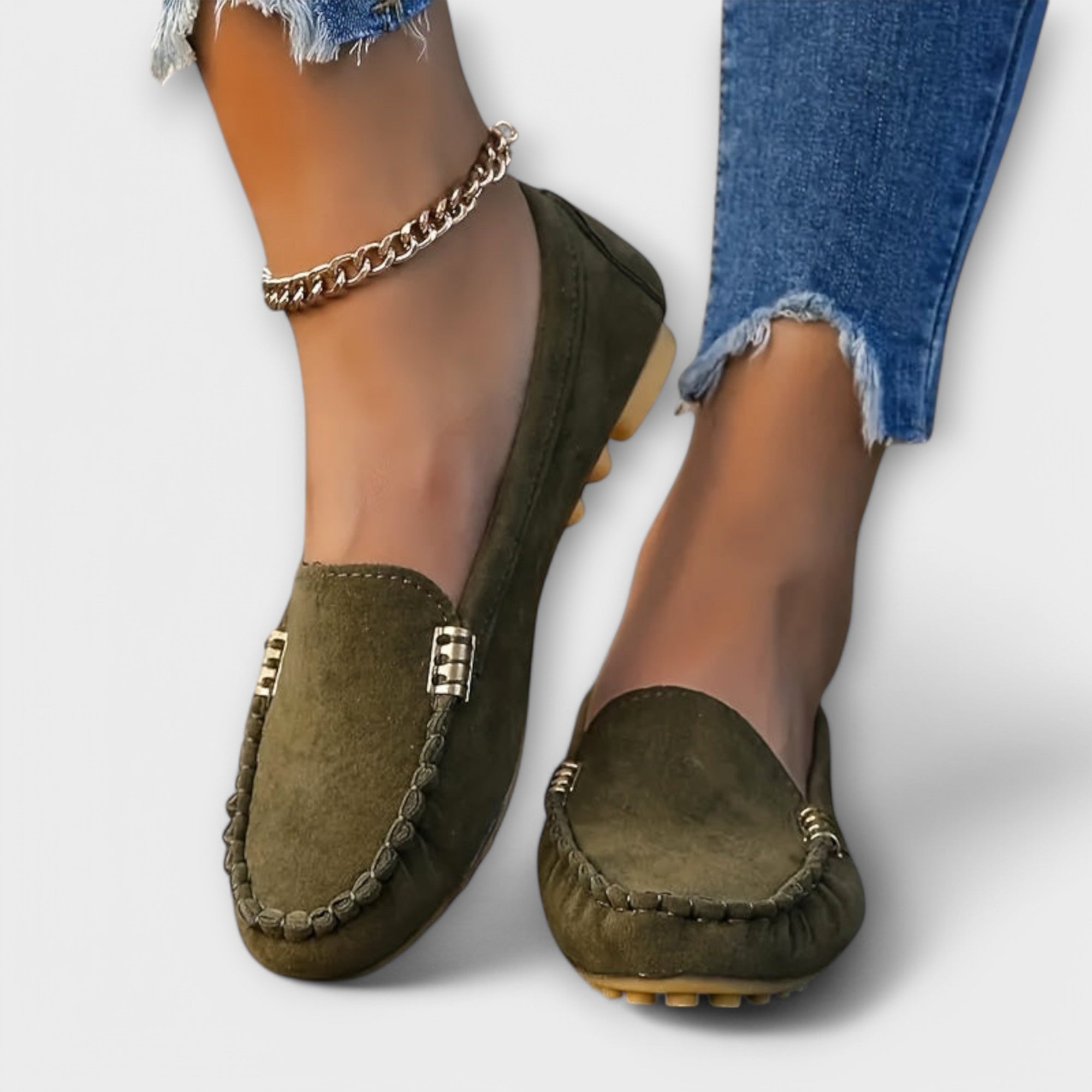Elviera – Comfortable Moccasins with Subtle Metal Accent