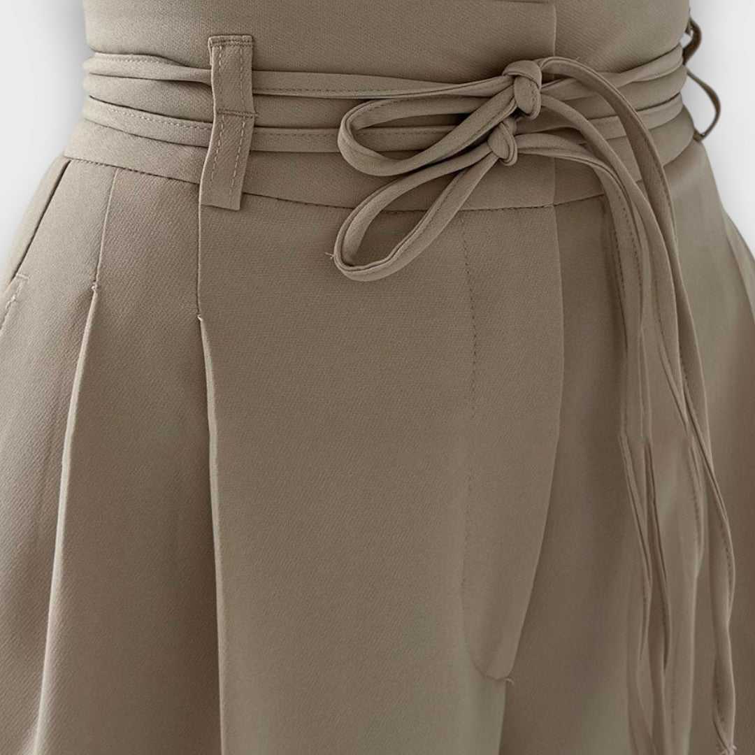 Giva – Pants with Relaxed Elegance