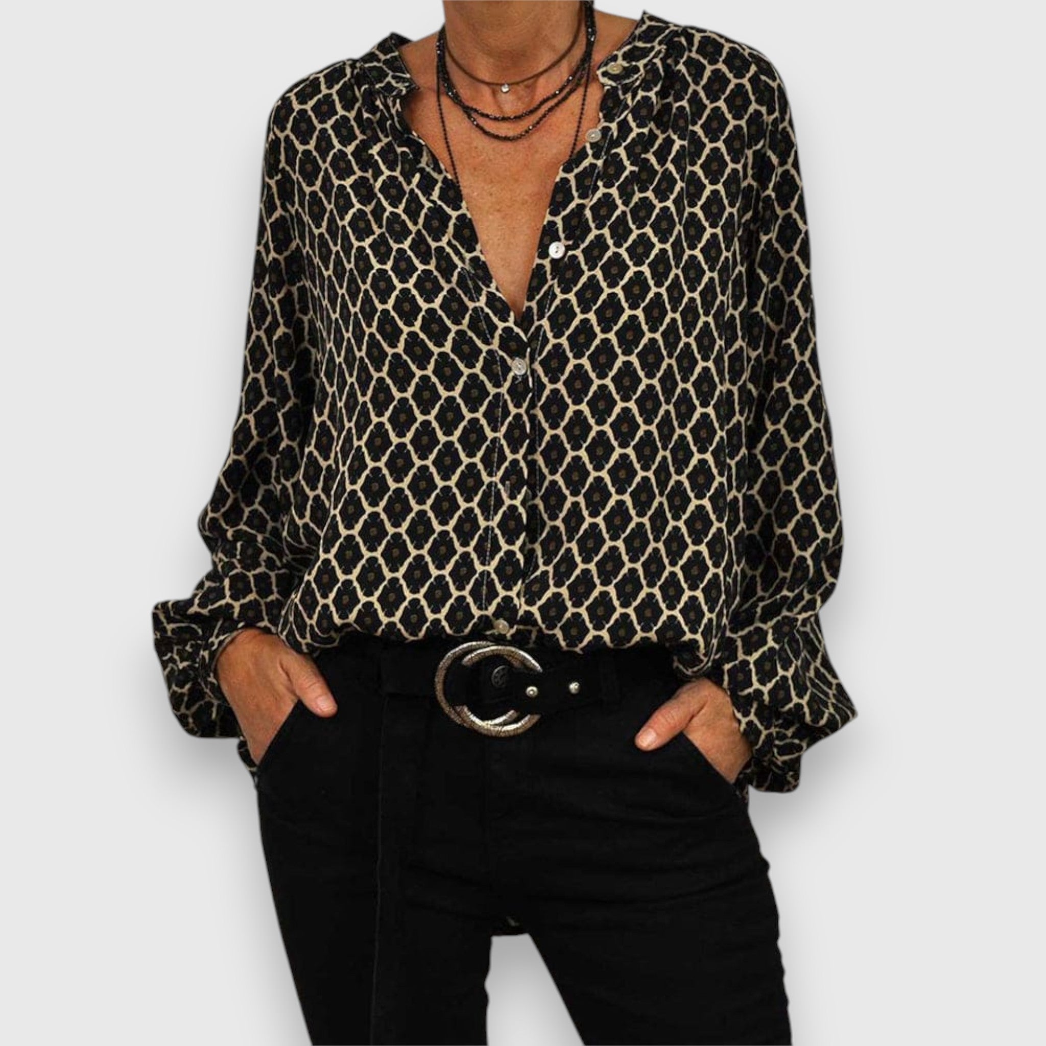Melvia – Blouse with Modern Pattern