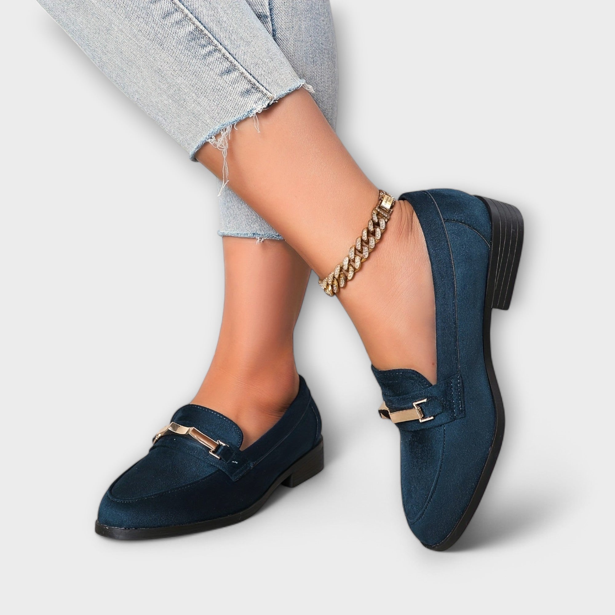Norella – Lightweight Moccasins with Metal Accent