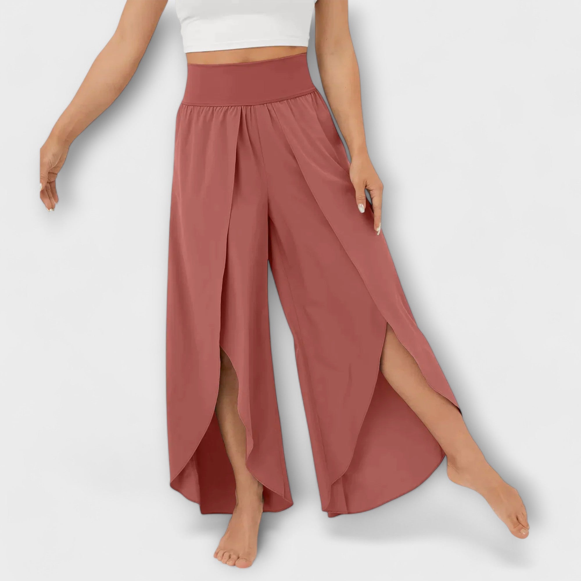 Leyranna – Flowing Summer Pants with Feminine Leg Slit