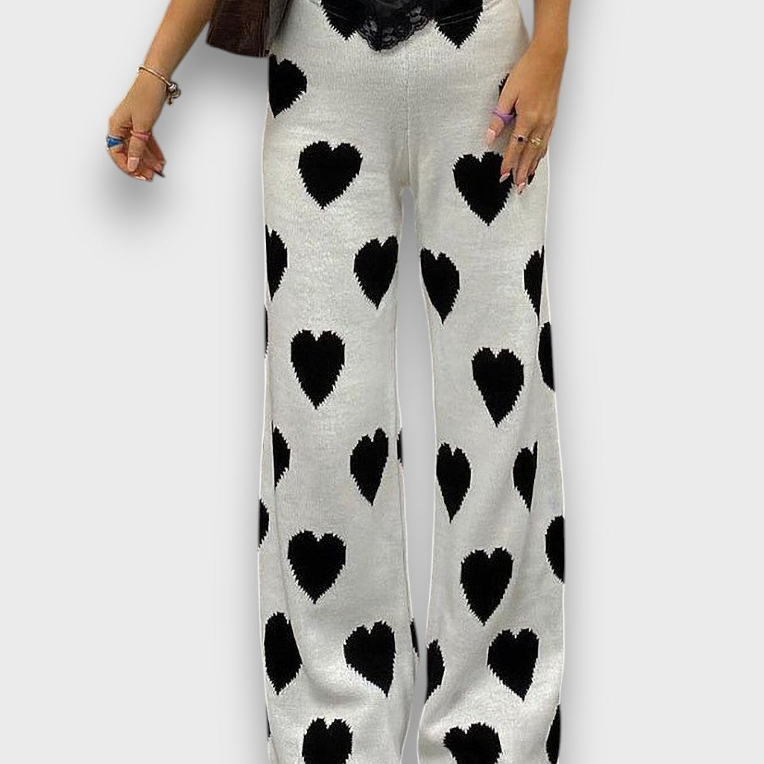Nuvia – Wide Pants with Heart Pattern