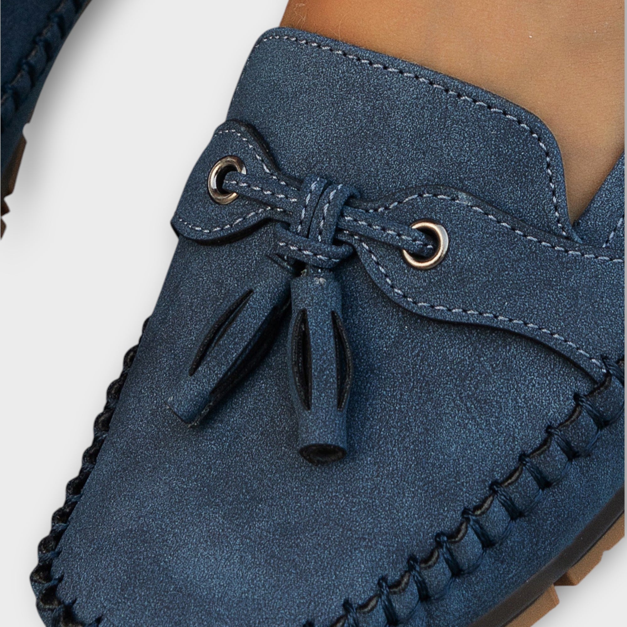 Emelie – Classic Moccasins in Modern City Style
