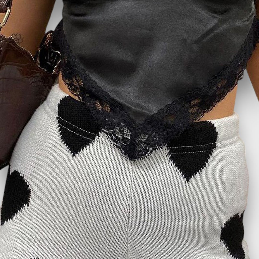 Nuvia – Wide Pants with Heart Pattern