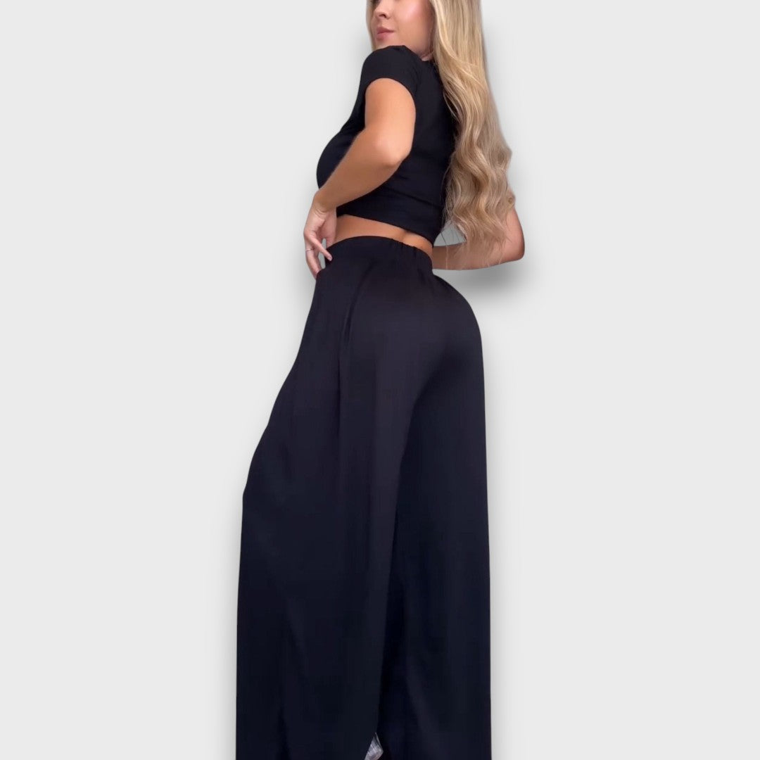 Andrea – Casual Set with Short Top