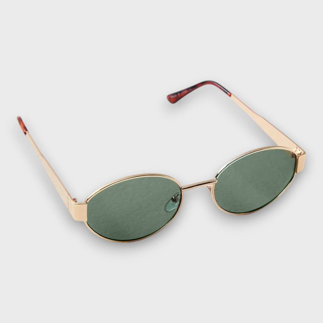 Zariyah – Stylish Vintage Sunglasses