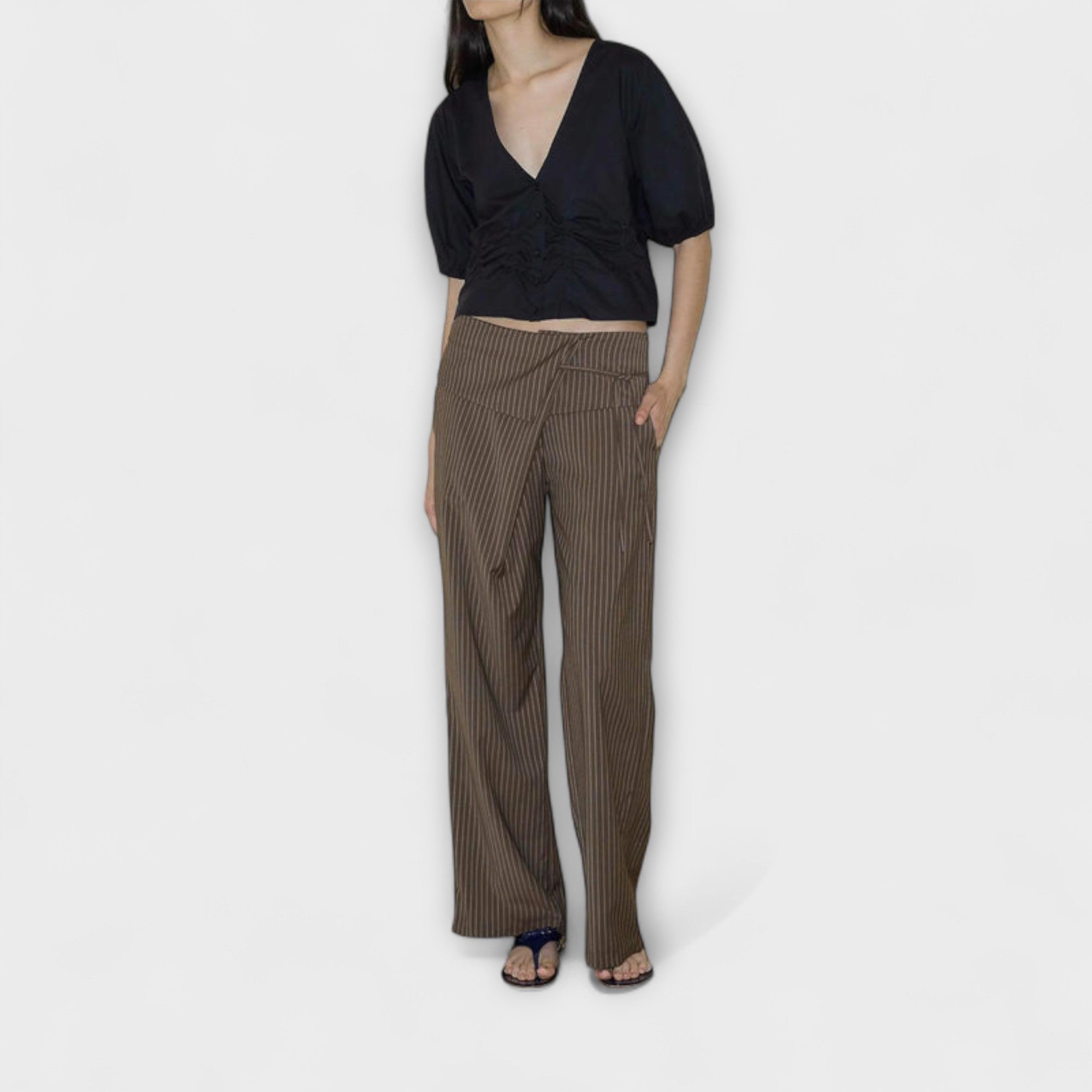 Noémi – Pleated Pants