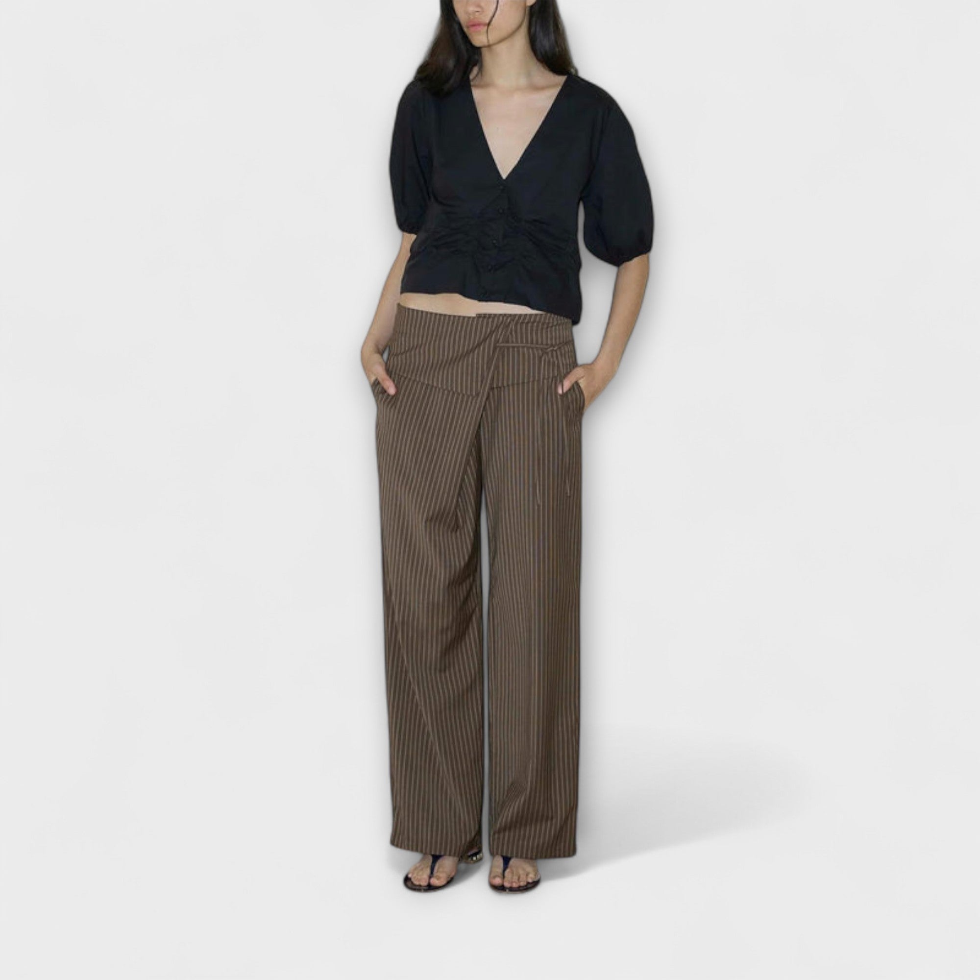 Noémi – Pleated Pants