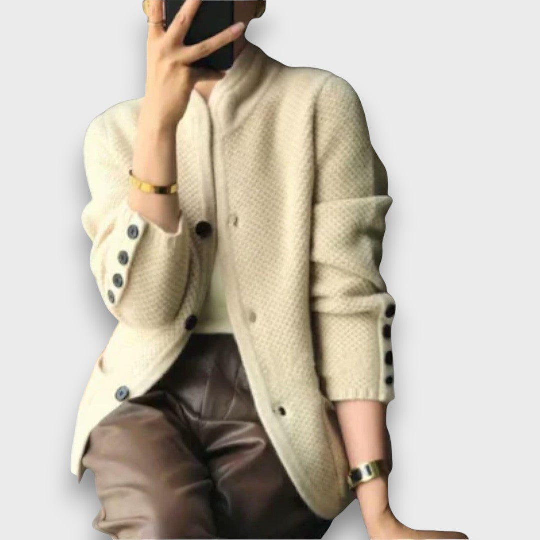 Alissa – Stylish and Cozy Cardigan