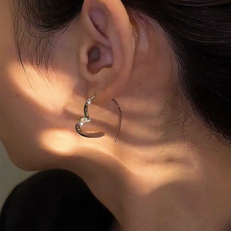 Valenne – Open Heart Thread Earrings with Modern Grace