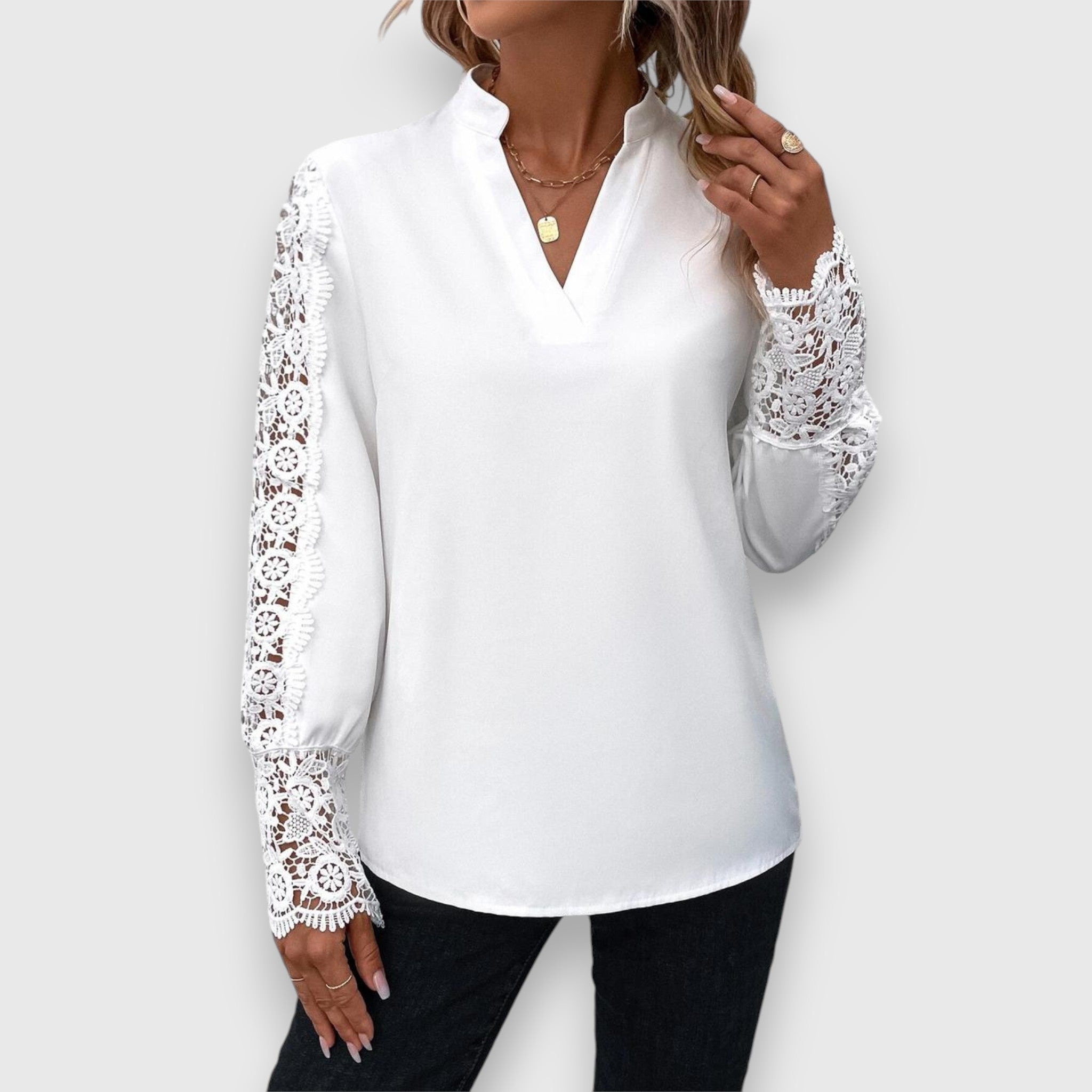 Leora – Blouse with Long Sleeves