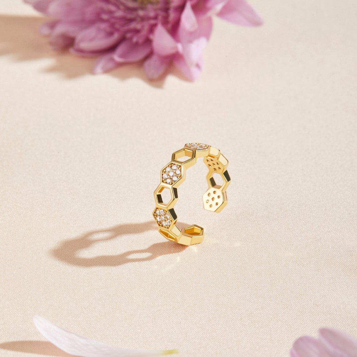 Solenna – Honeycomb Crystal Ring