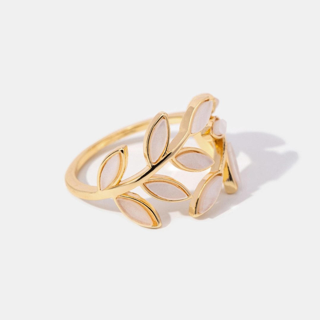 Arden – Sculpted Leaf Ring
