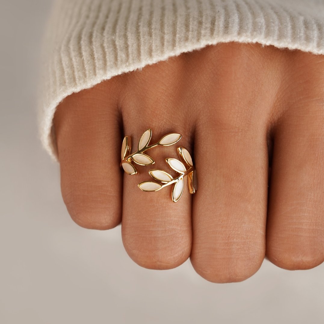 Arden – Sculpted Leaf Ring