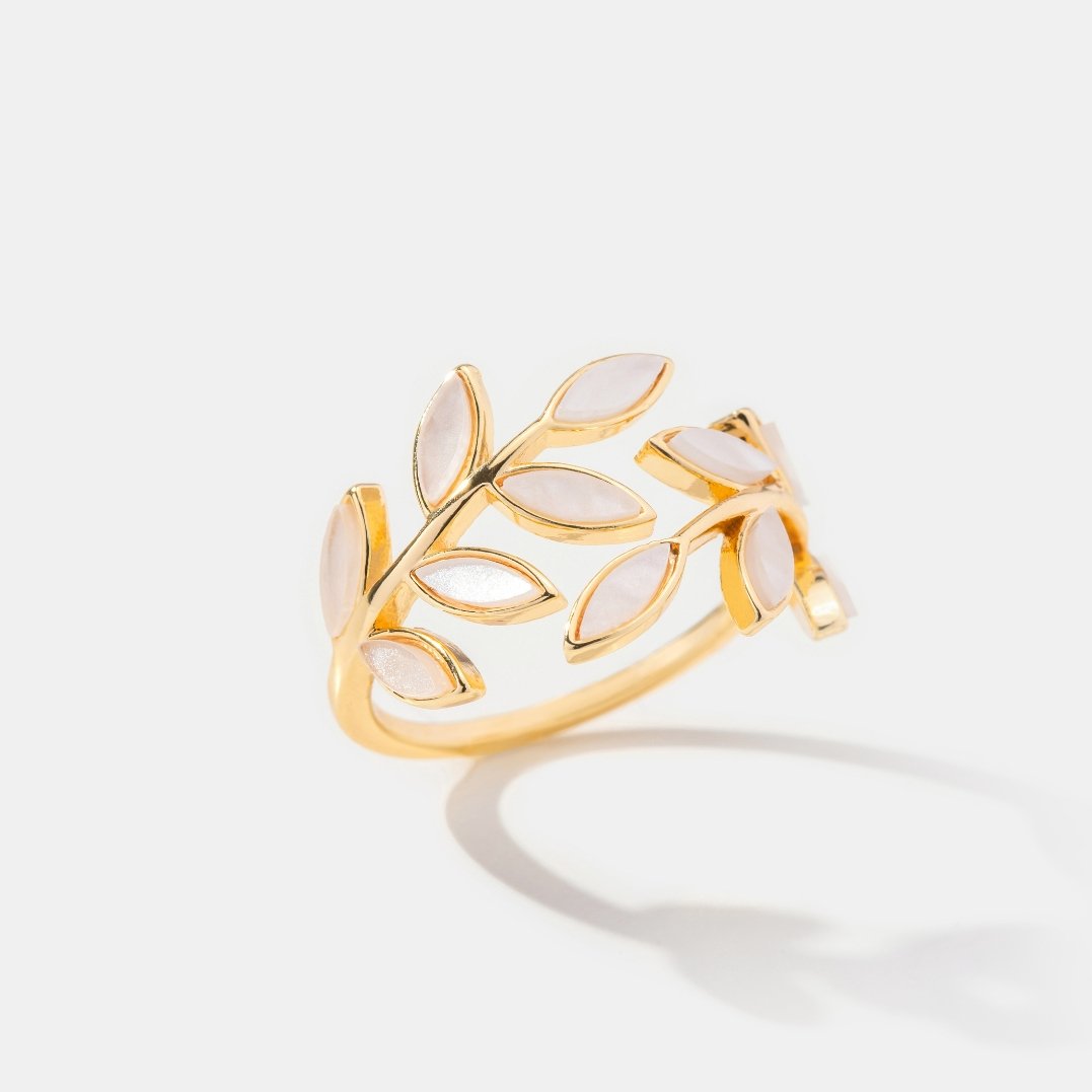 Arden – Sculpted Leaf Ring