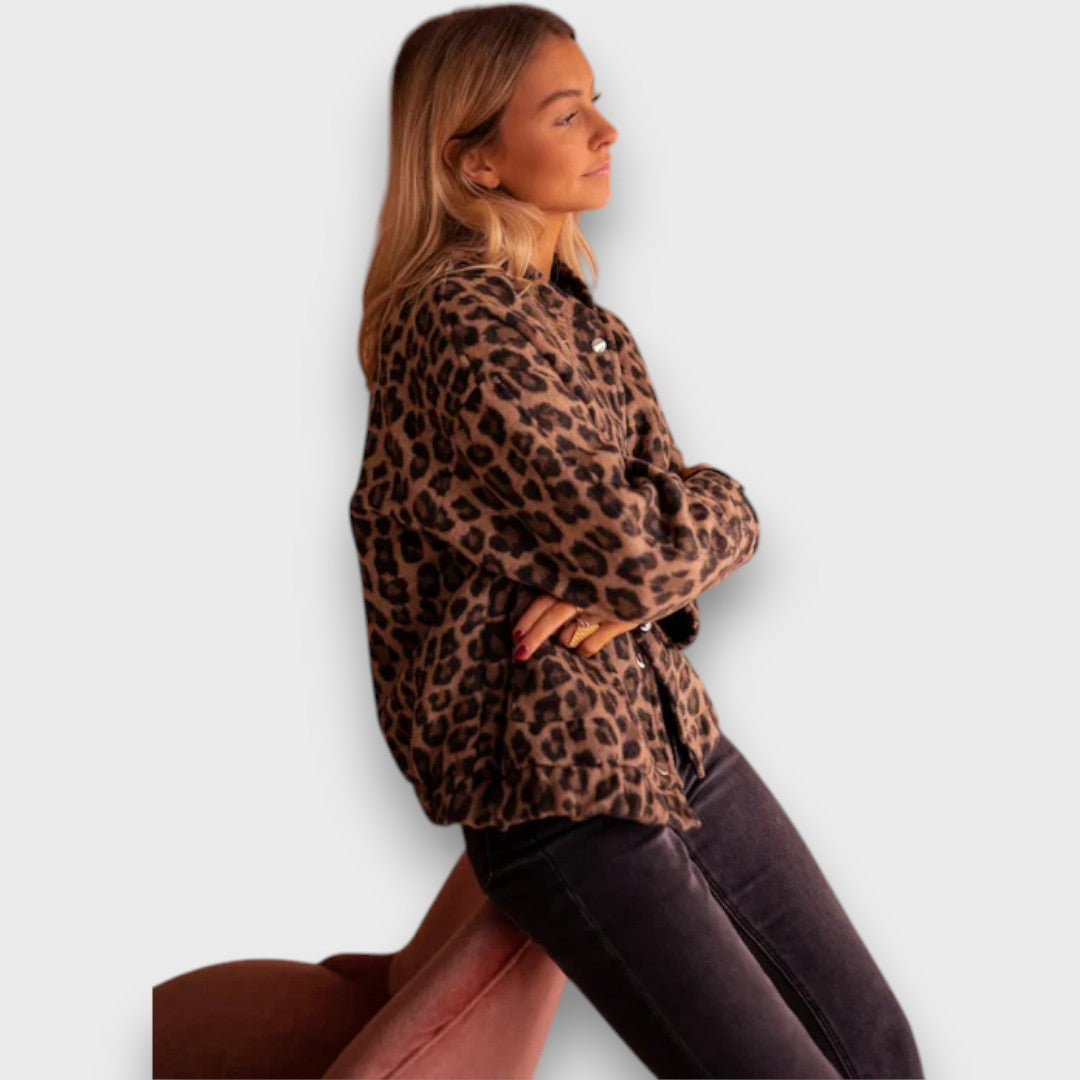 Charlira – Trendy Jacket with Leopard Print