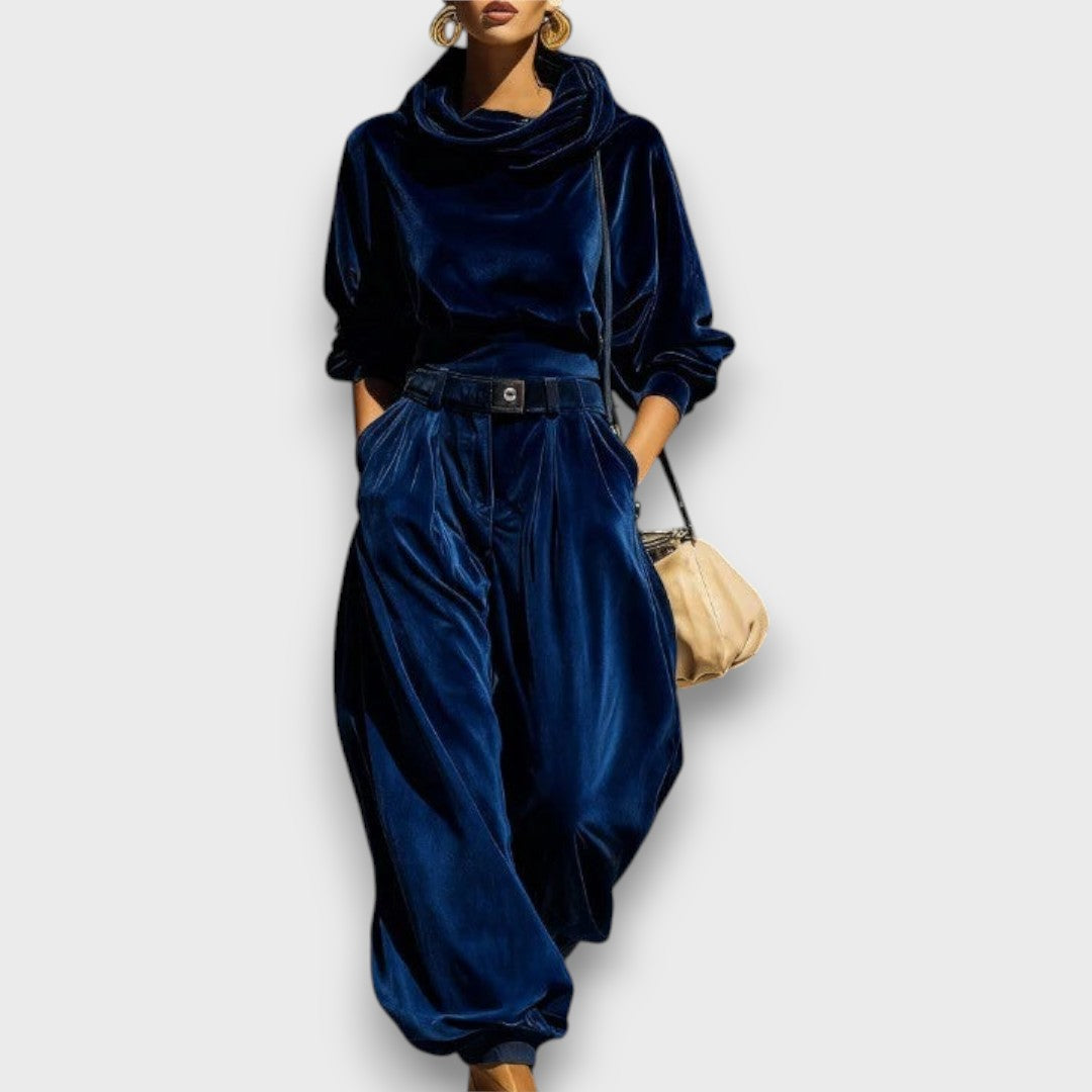 Veloria – Vintage Velvet Hoodie & Trousers Set