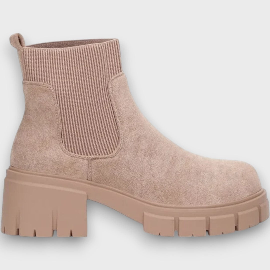 Clana – Ribbed Chelsea Platform Boots