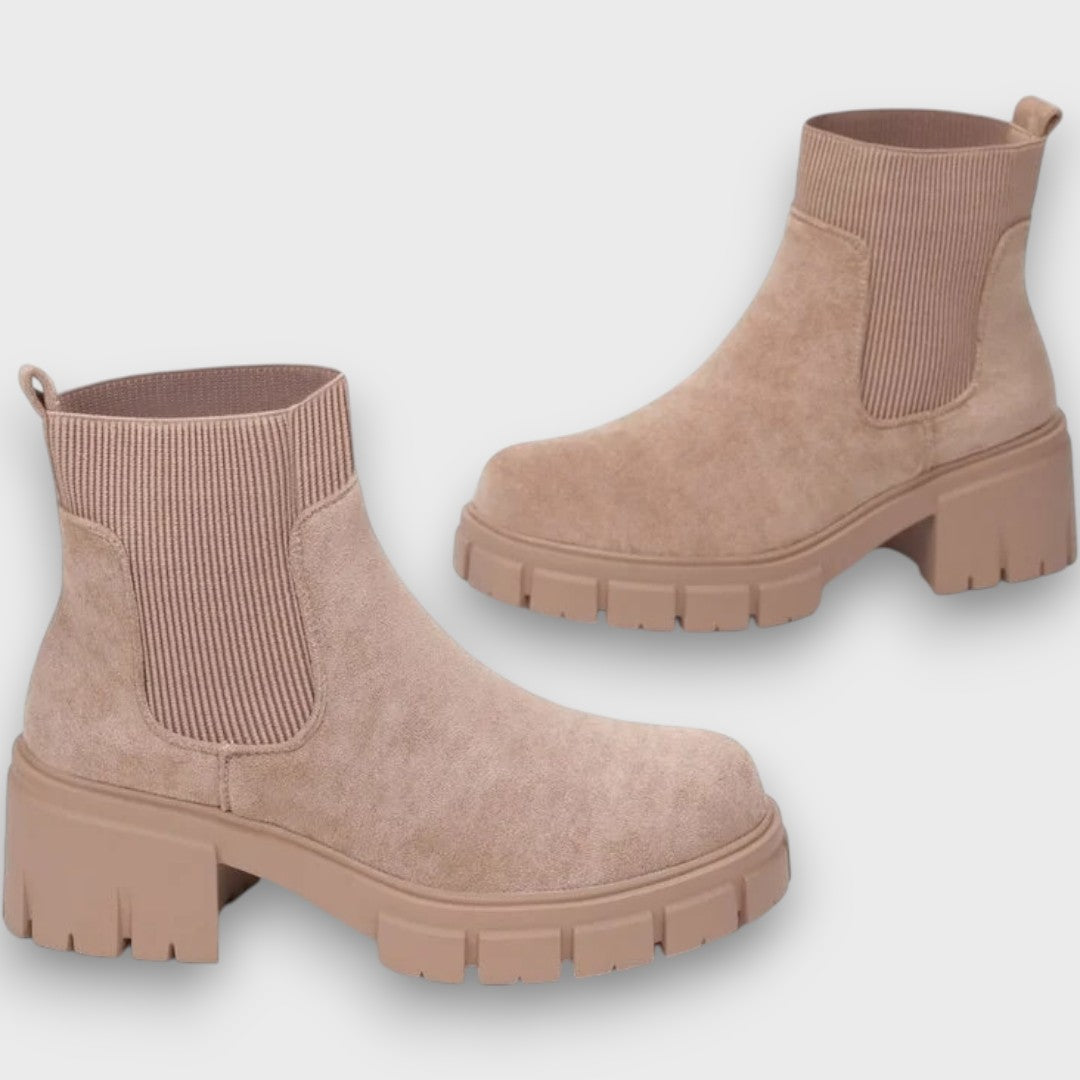 Clana – Ribbed Chelsea Platform Boots