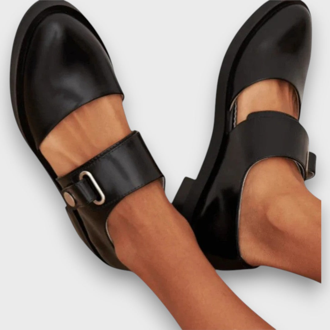 Lyssavelle – Elegant Cut-Out Flats