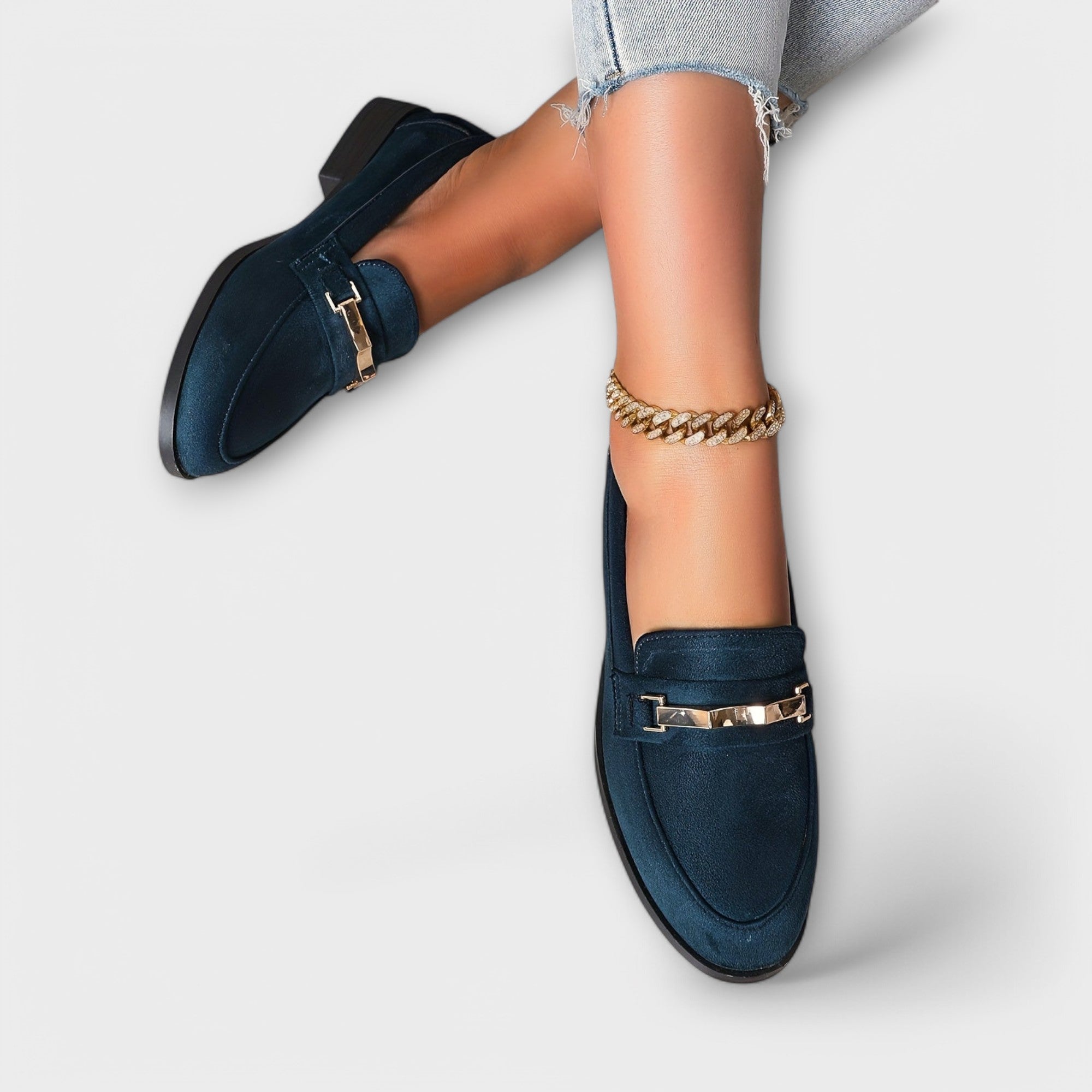 Norella – Lightweight Moccasins with Metal Accent