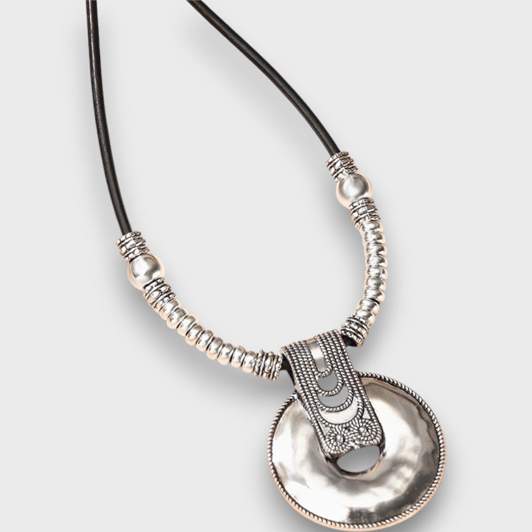 Jorayne – Vintage boho necklace with ring pendant