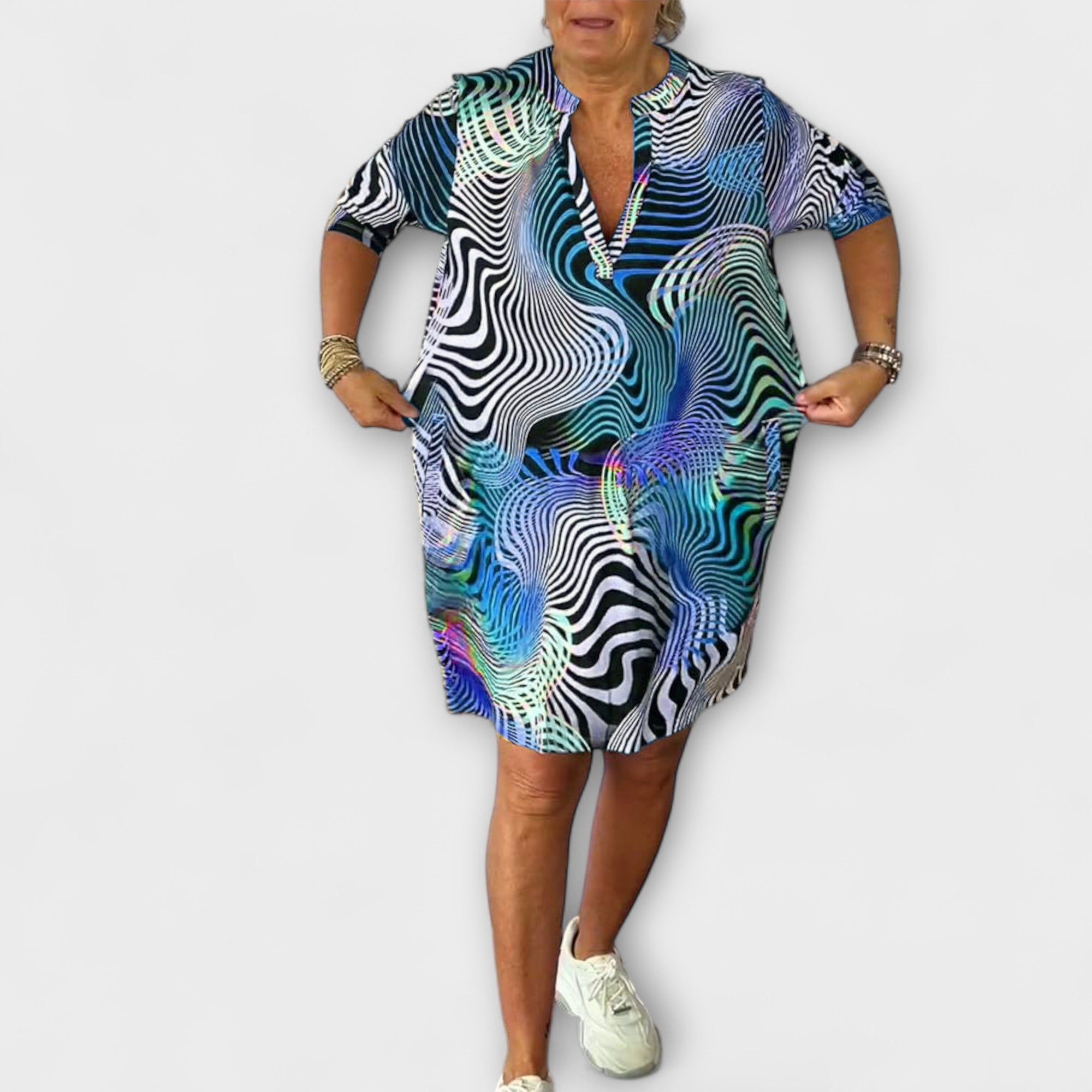 Ravea – Color-Intensive Casual Dress with Retro Flair