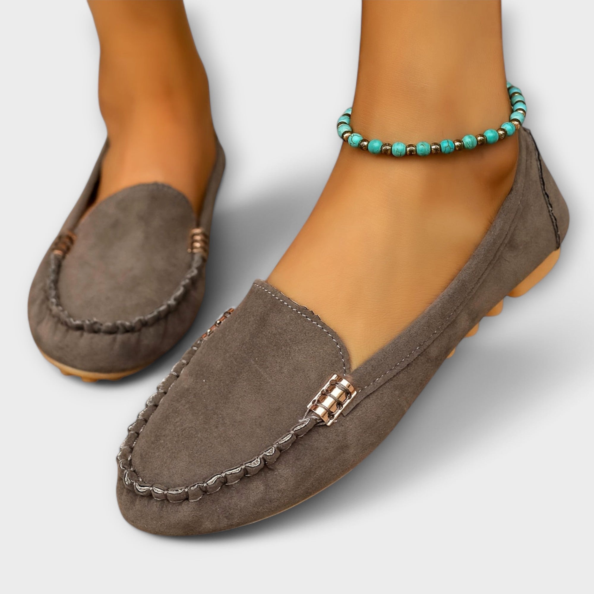 Elviera – Comfortable Moccasins with Subtle Metal Accent