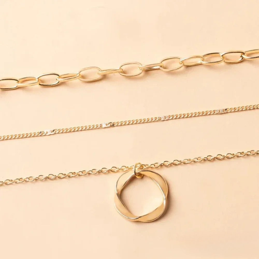 Avine – Retro Necklace in Gold Look