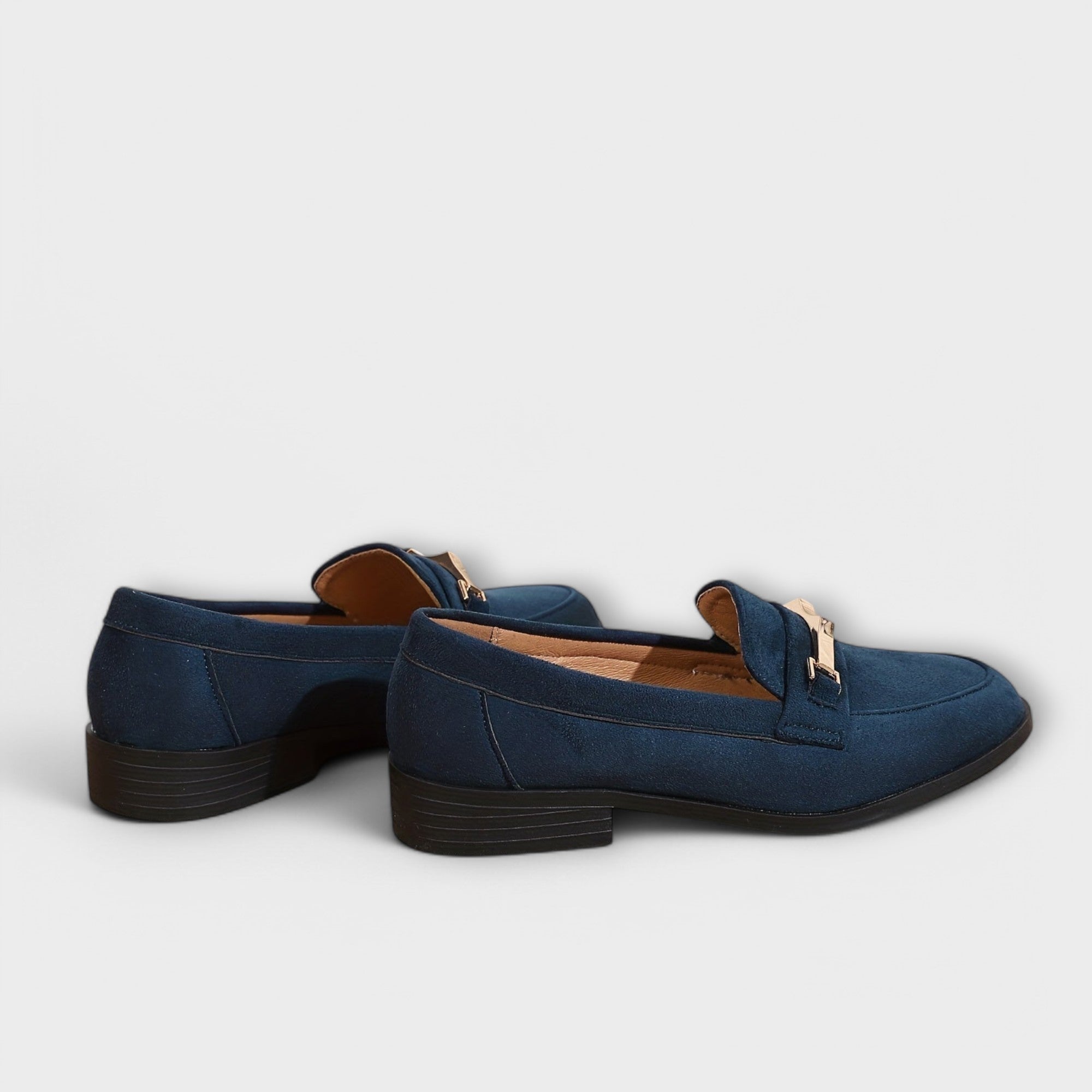 Norella – Lightweight Moccasins with Metal Accent