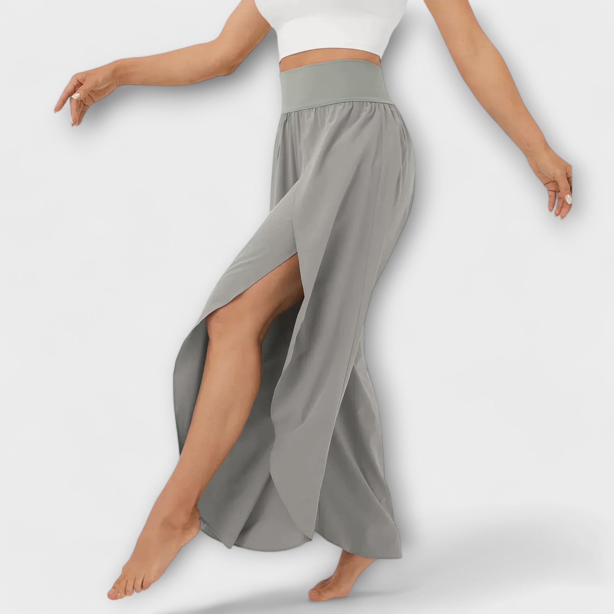 Leyranna – Flowing Summer Pants with Feminine Leg Slit