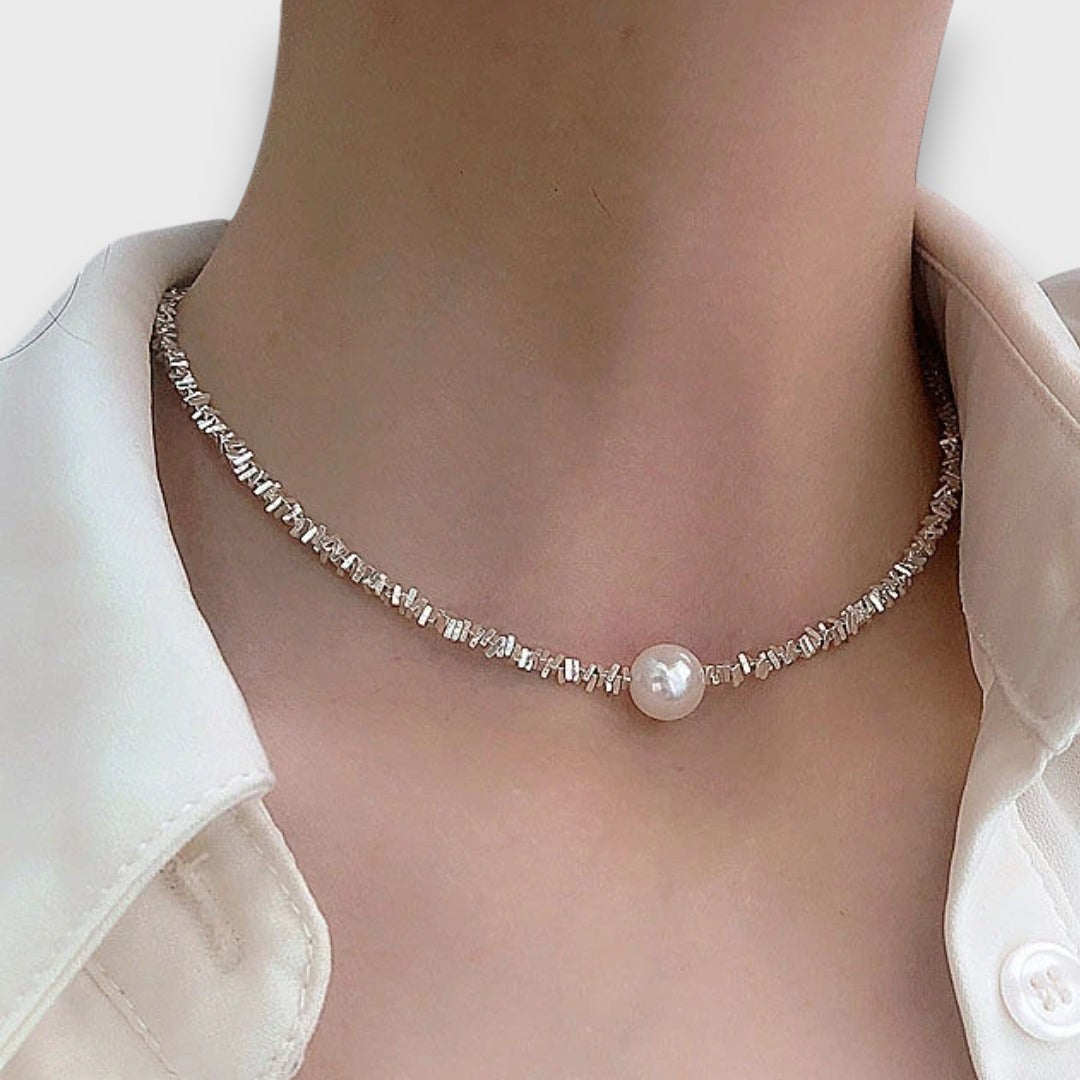 Eliriane – Delicate Pearl Necklace with Fine Shine