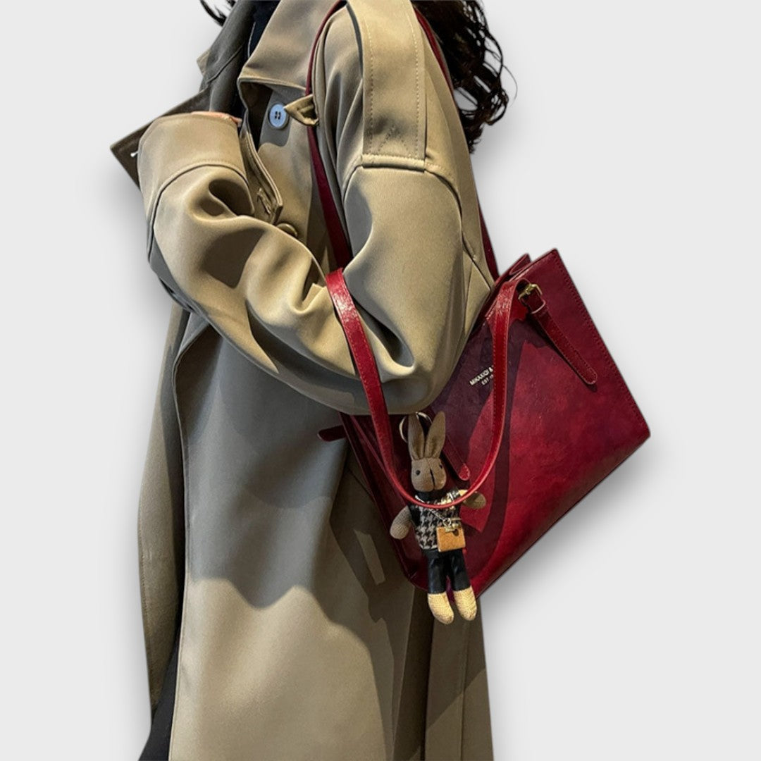 Corianne – Structured Shoulder Bag with Urban Lightness