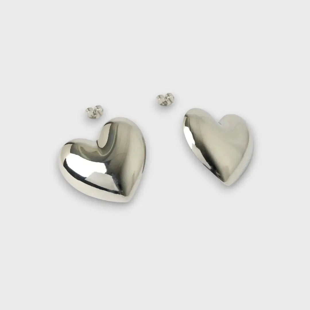 Harpy – Heart-Shaped Stud Earrings