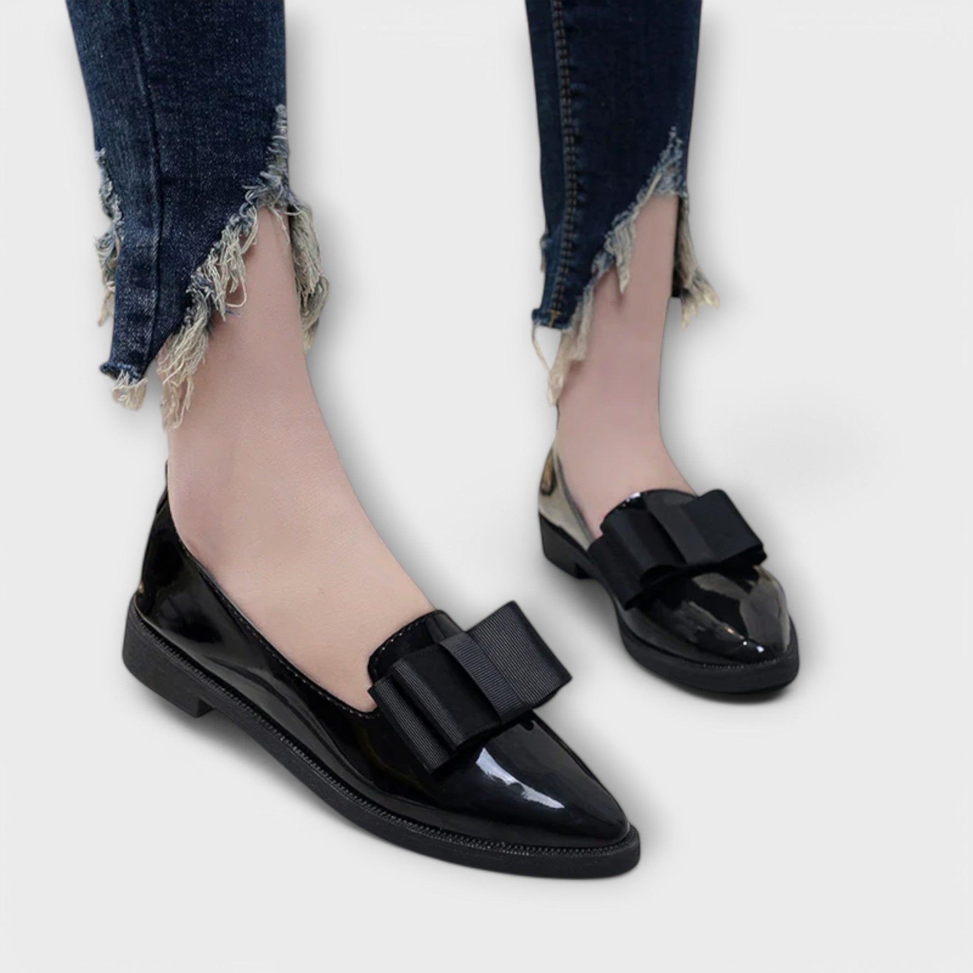 Maribel – Gloss Loafers with Bow Detail
