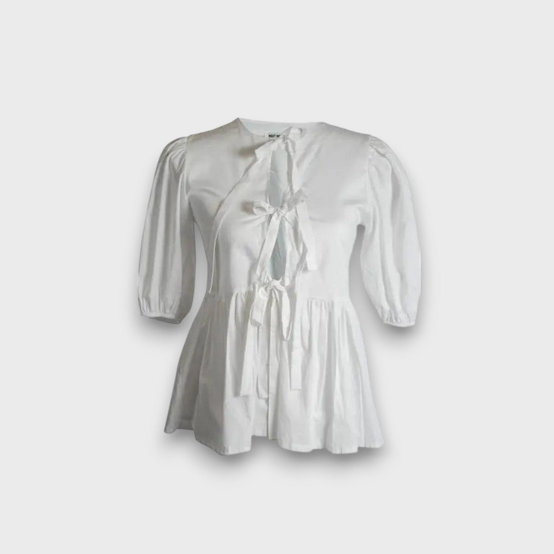 Solene – Blouse with tying details and light A-line