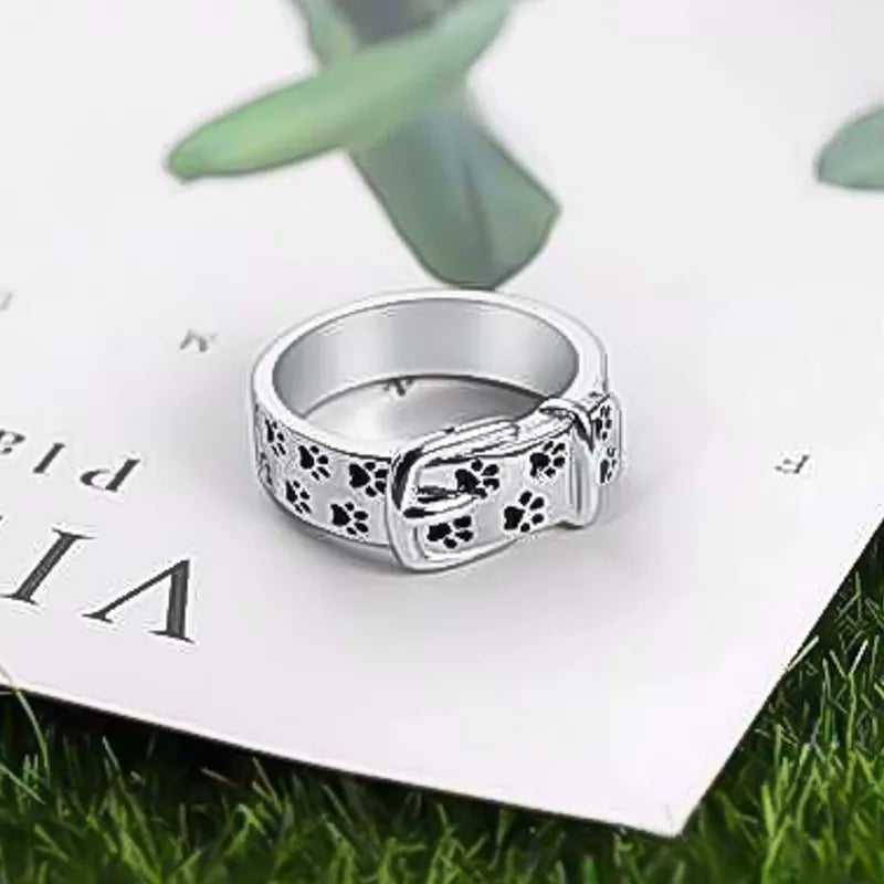 Pawson – Playful Paw-Detail Ring with Character