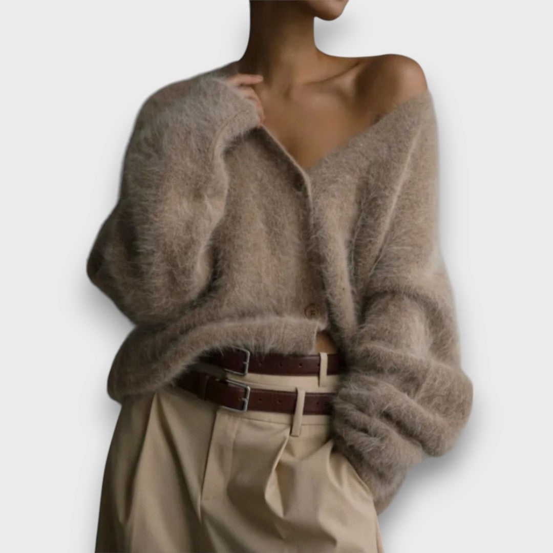 Laria – Cozy Cardigan with Classic Cut