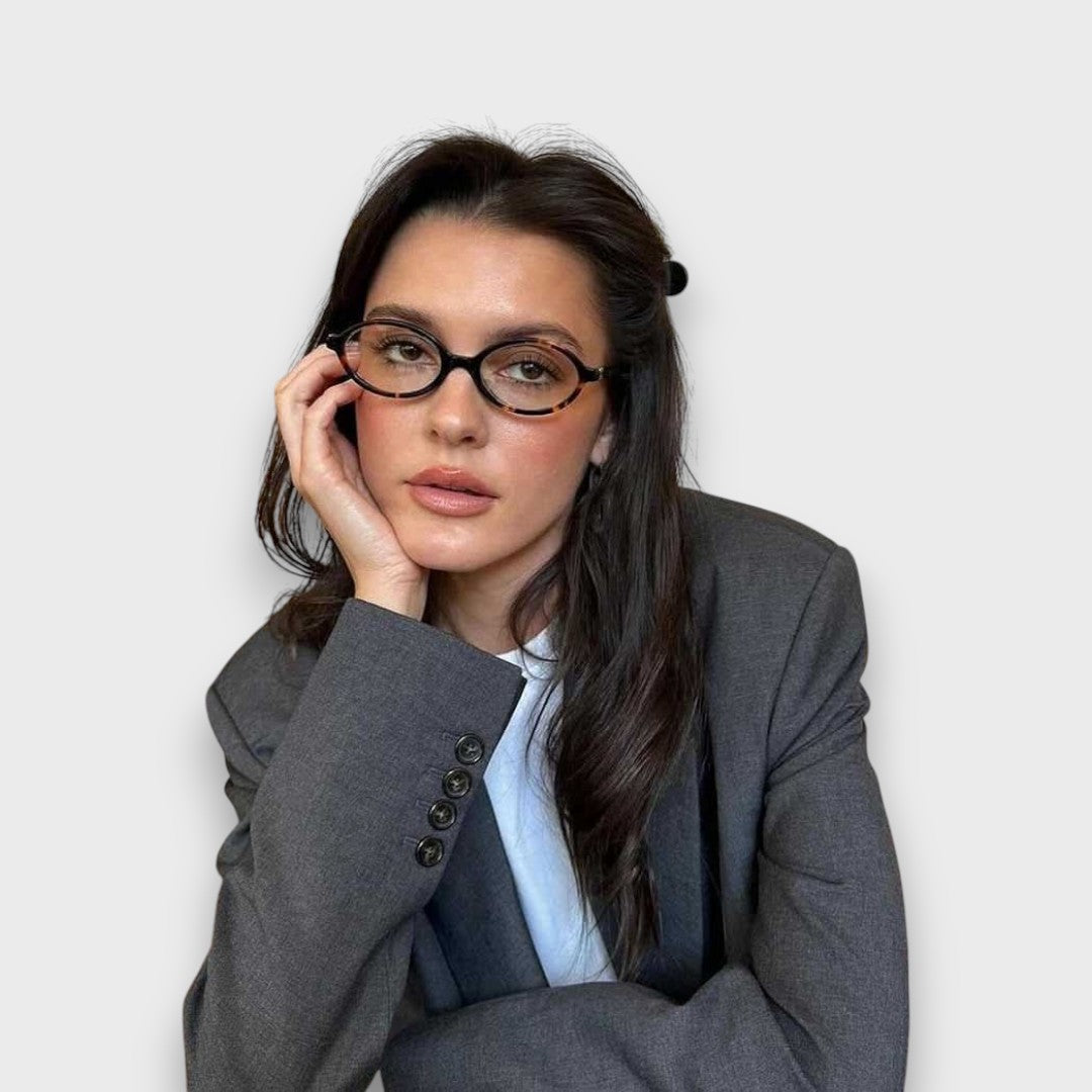 Brynlee – Chic Oval Reading Glasses