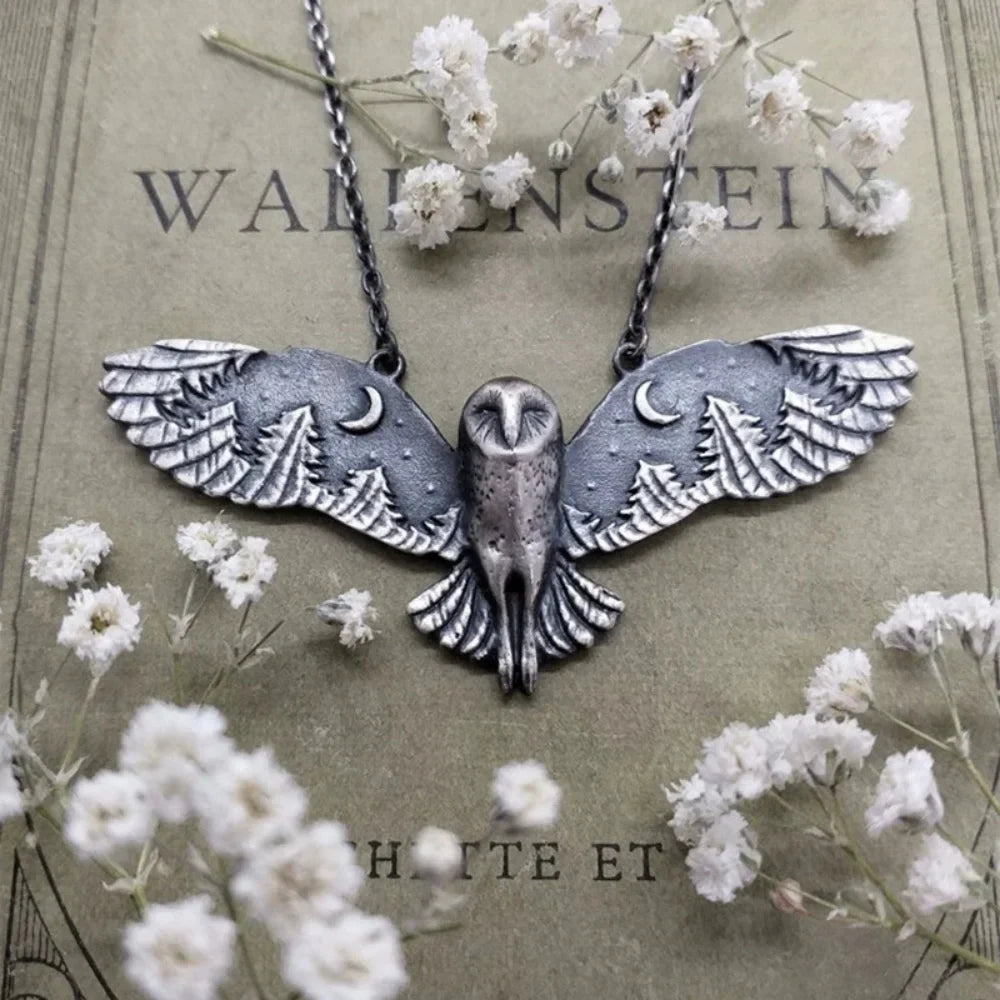 Lunareth – Vintage Owl Moon Necklace with Mystical Depth