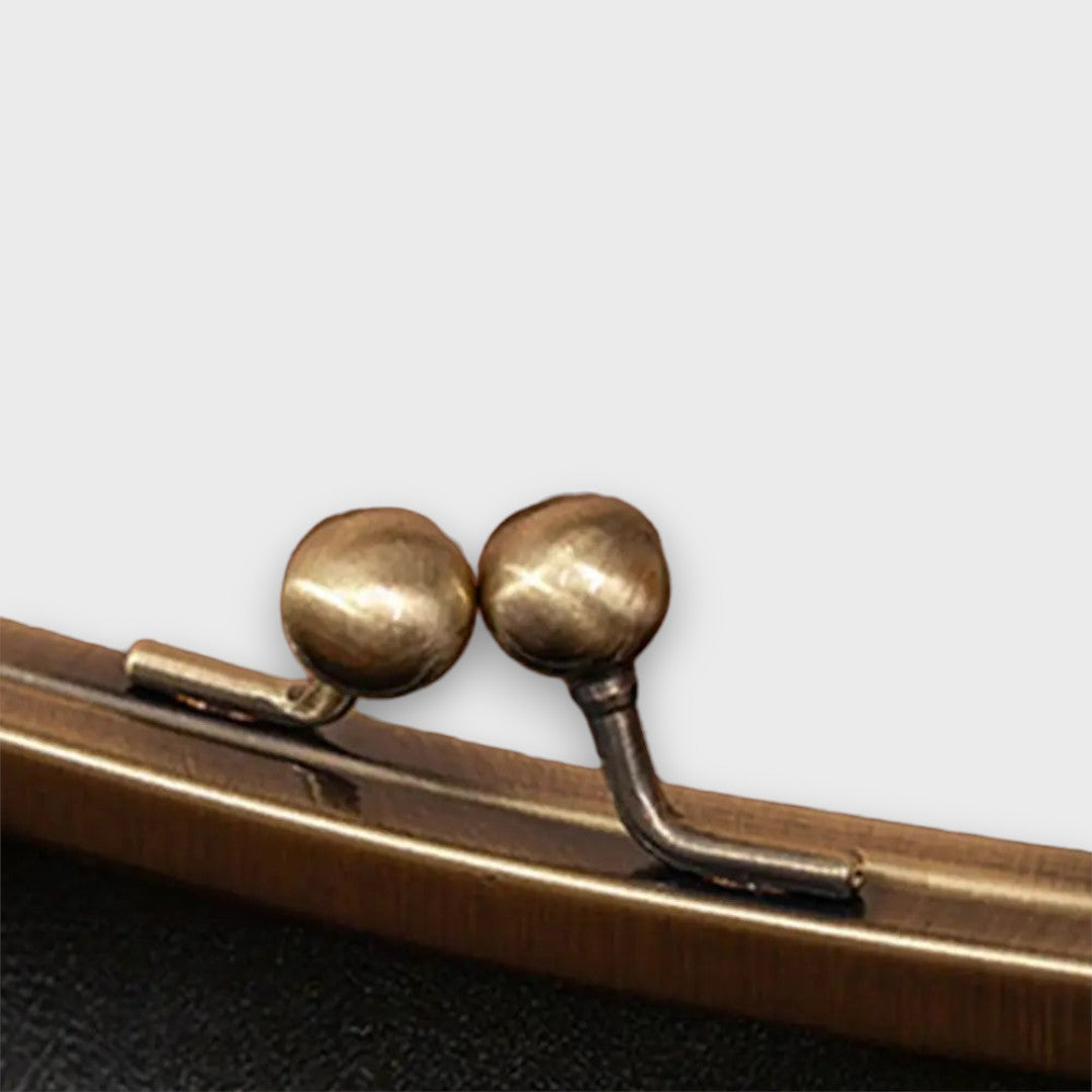 Selmira – Vintage Bag with Kiss-Lock Closure