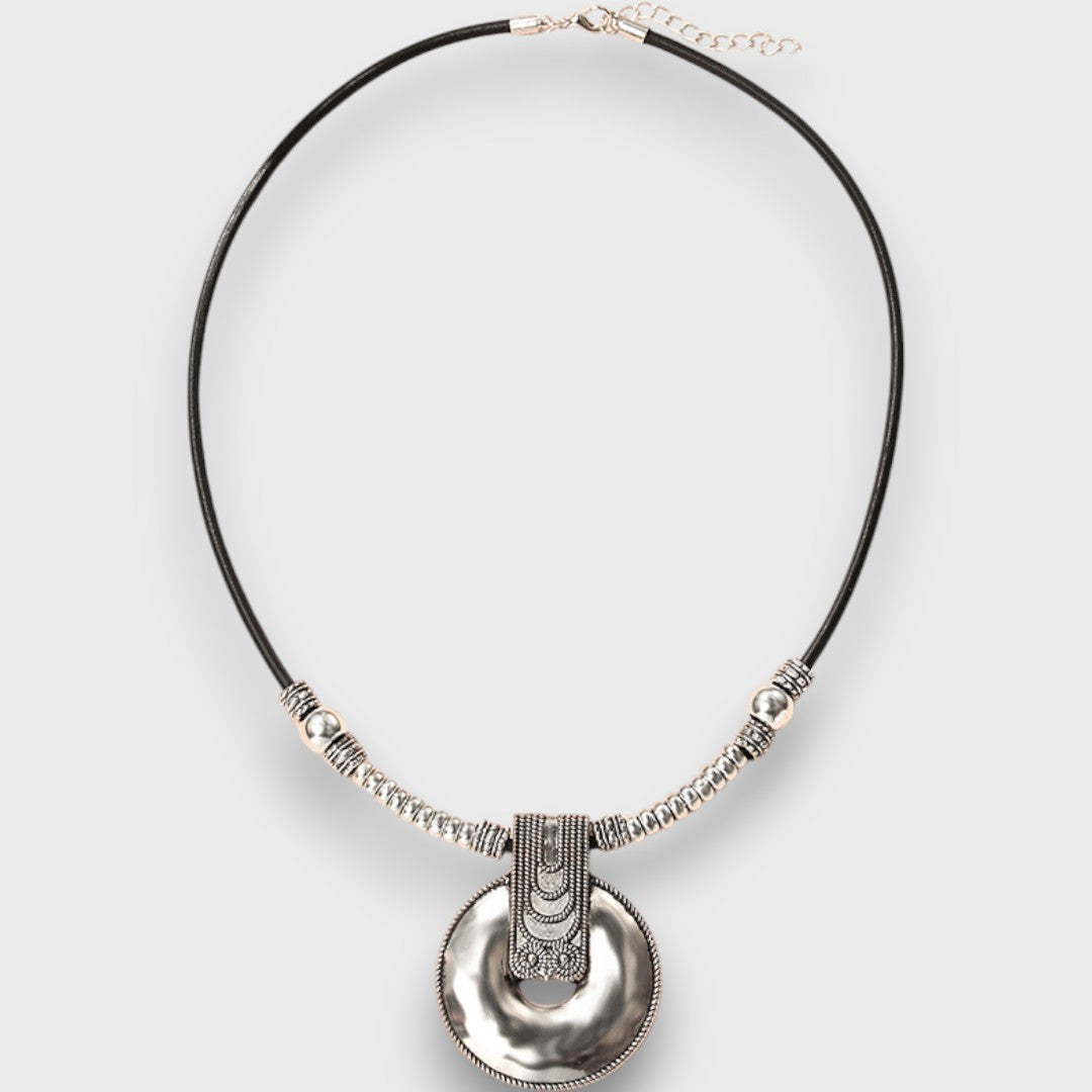 Jorayne – Vintage boho necklace with ring pendant