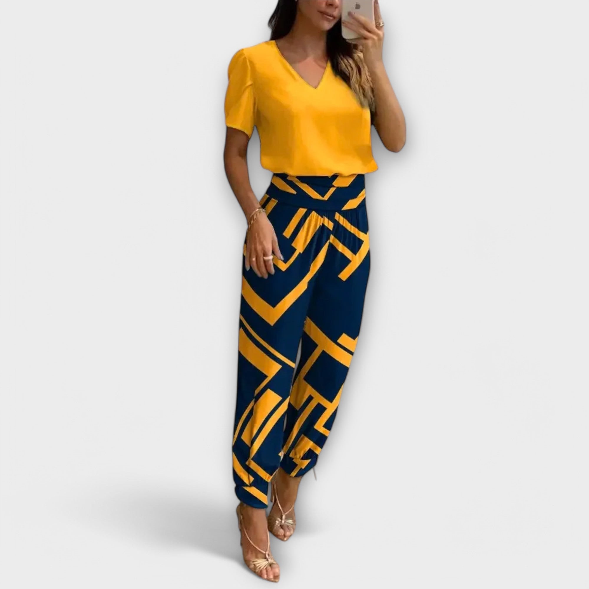 Irmelin – Elegant Set with Top and Pants