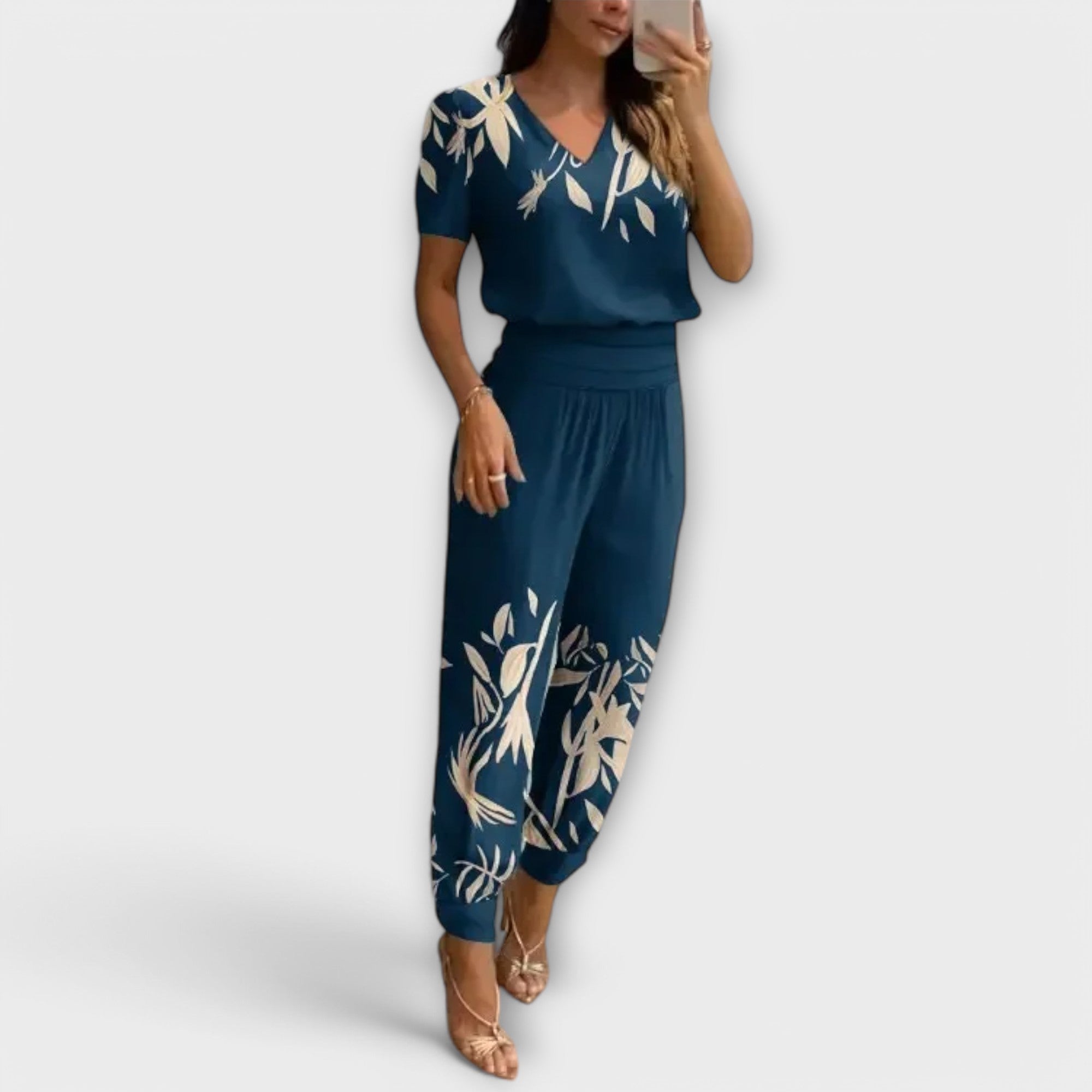 Irmelin – Elegant Set with Top and Pants