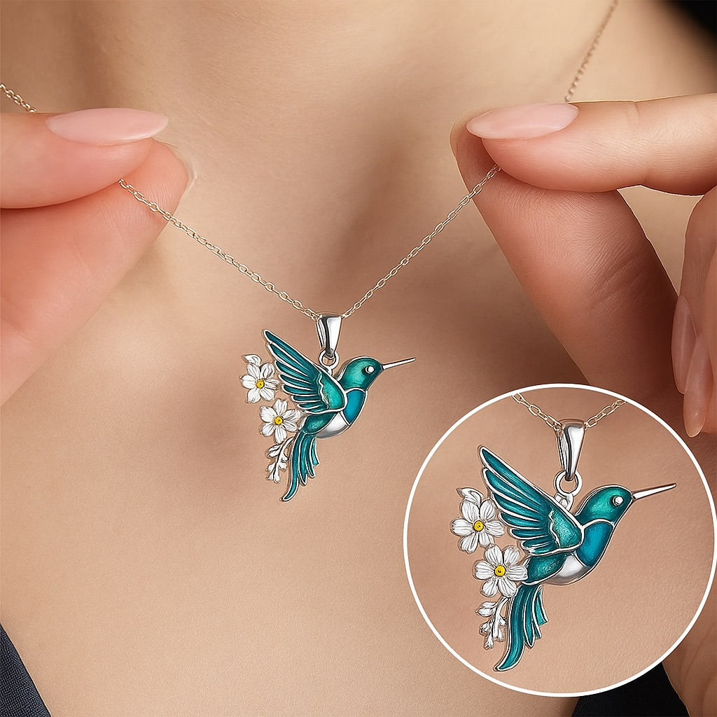 Avanne – Hummingbird Jewelry Set with Floral Grace